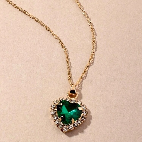 Jewelry - Rhinestone Green Heart Charm Necklace